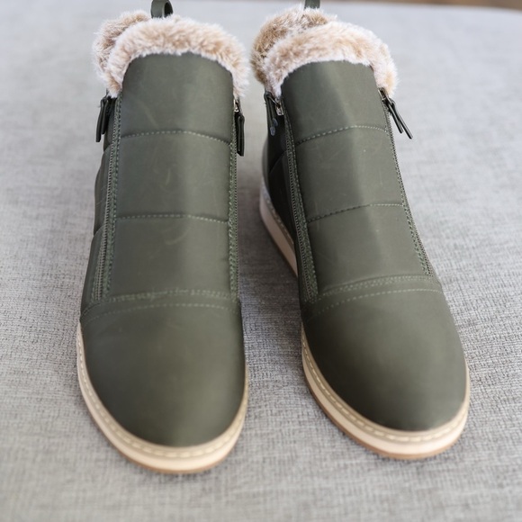 White Mountain Taurus Olive Faux Fur Zip Booties Size 11M NWOB Winter Ready Cozy - Picture 4 of 11